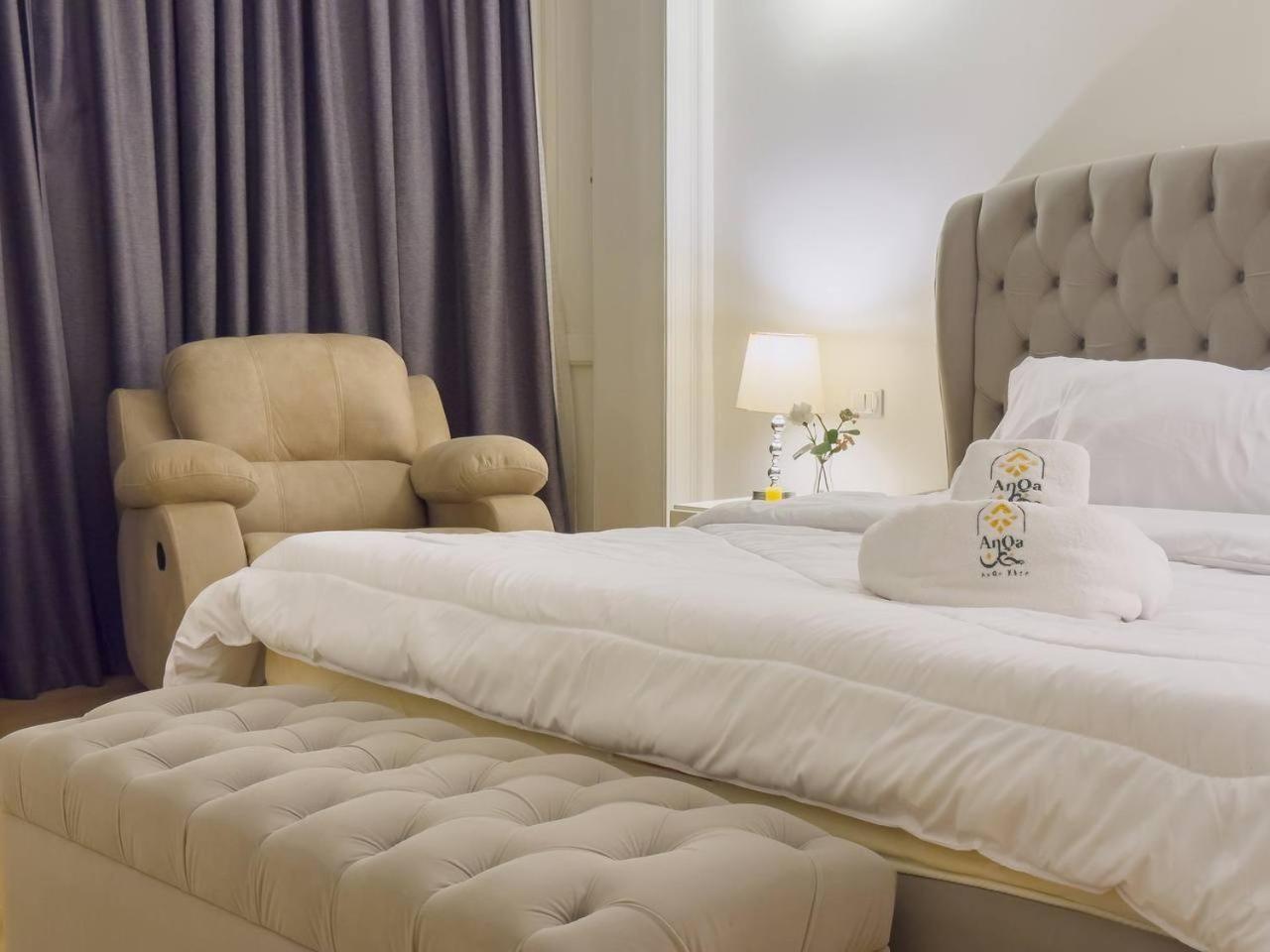 Downtown Alia Khan Apartment