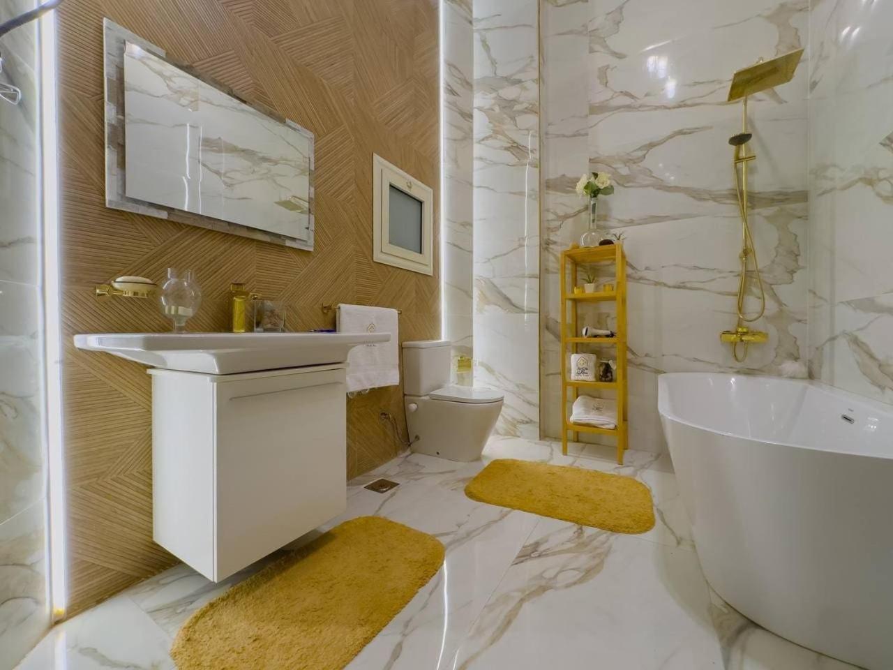 Apartment Downtown Alia Khan