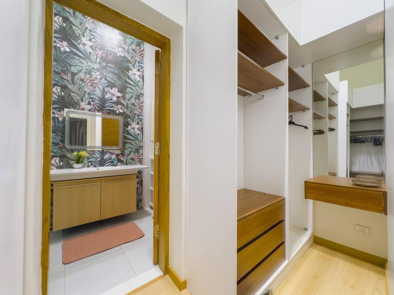 Apartment Downtown Alia Khan *