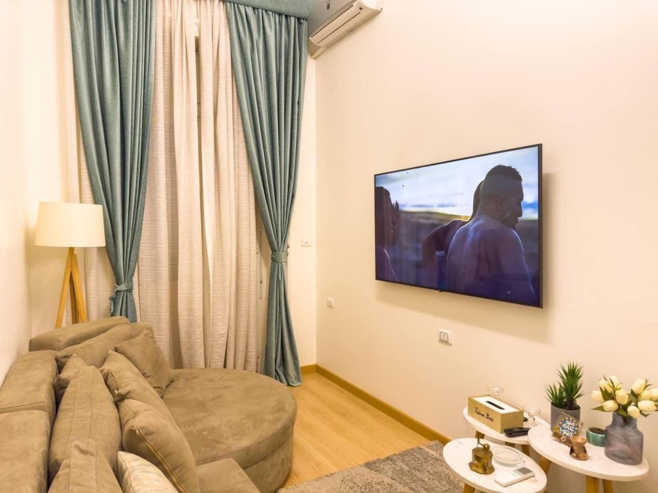 Apartment Downtown Alia Khan