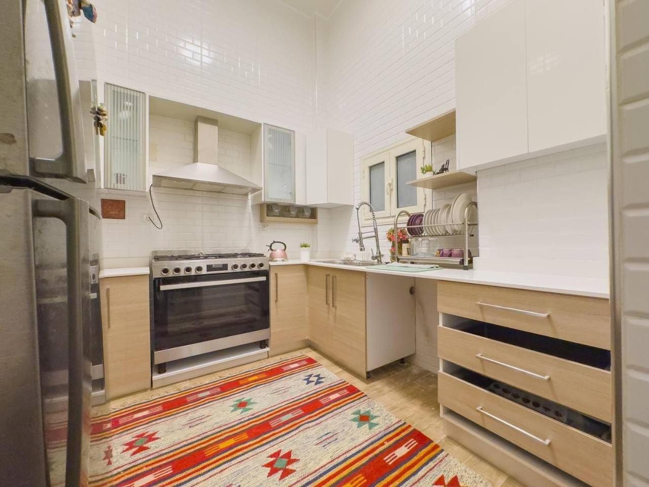 Apartment Downtown Alia Khan *